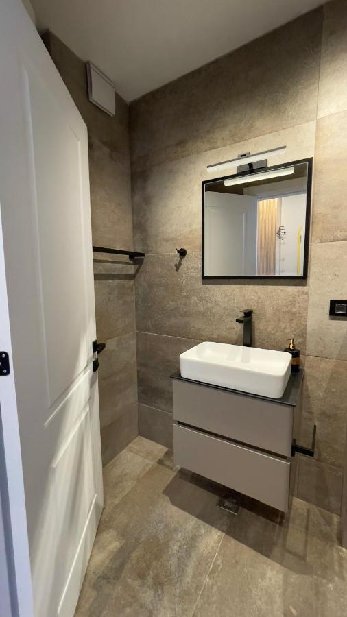 Floral Inn Prishtinë Ngoại thất bức ảnh